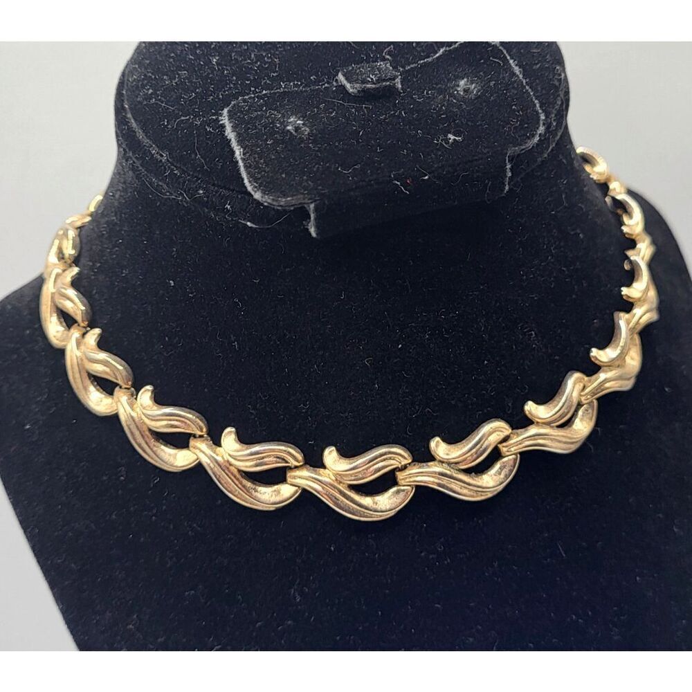 Vintage Trifari Chunky Goldtone Chain Collar Neckalce 16.5in